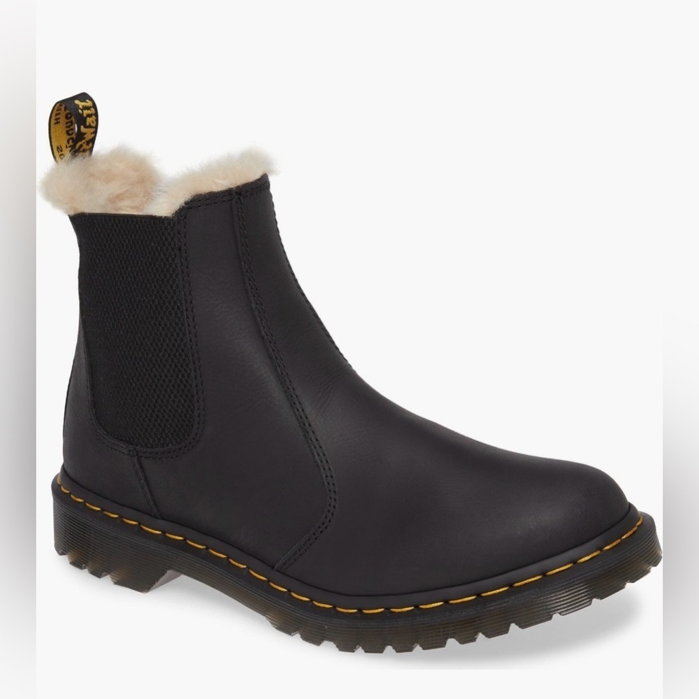 NWOT Dr. Martens 2976 Faux Shearling Chelsea Boots Women’s 7
